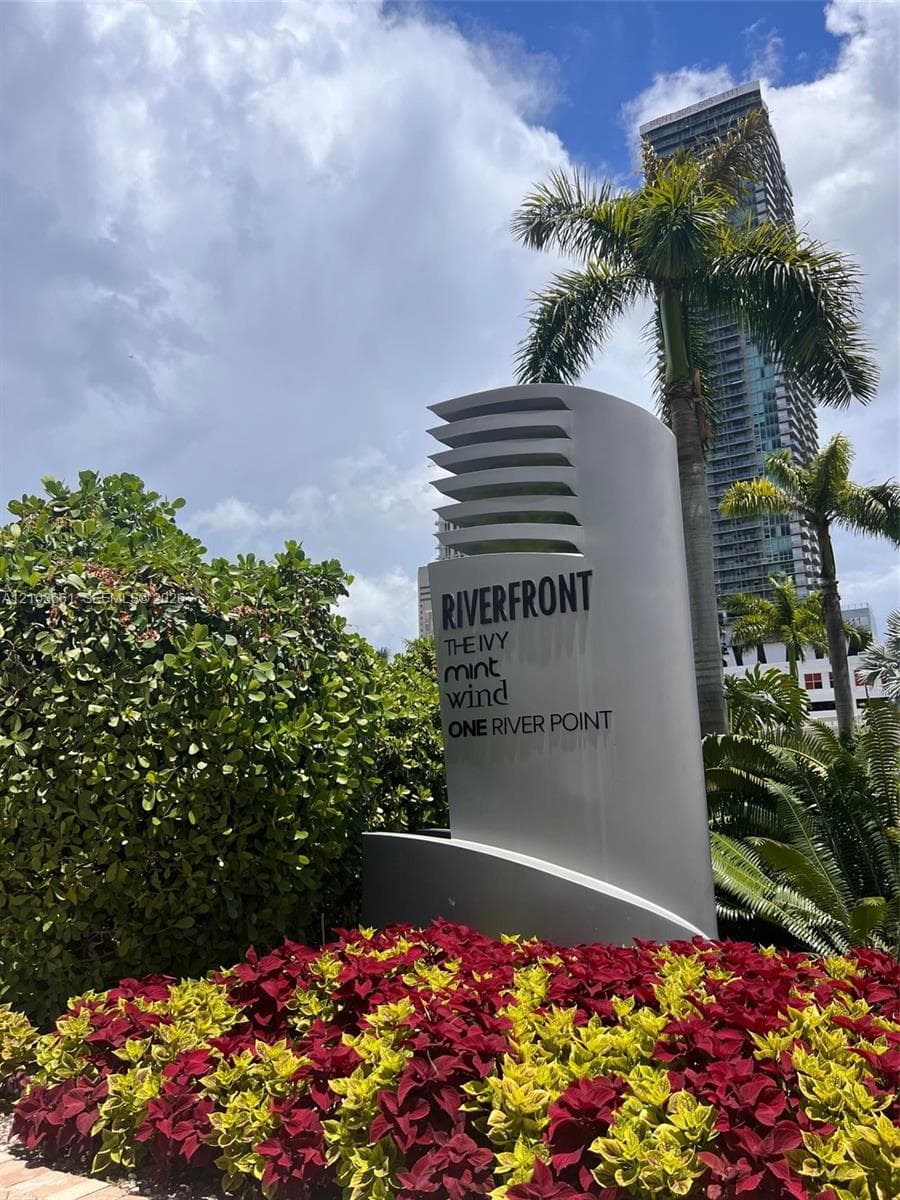 Wind at Riverfront · #3303 in Miami - Photo 1