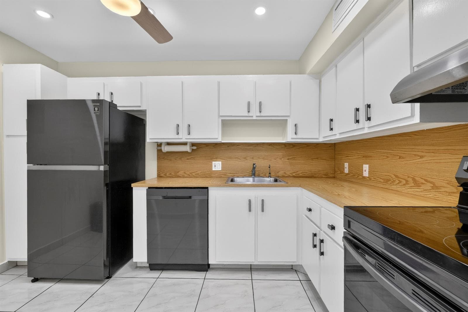 44-8I8A9585