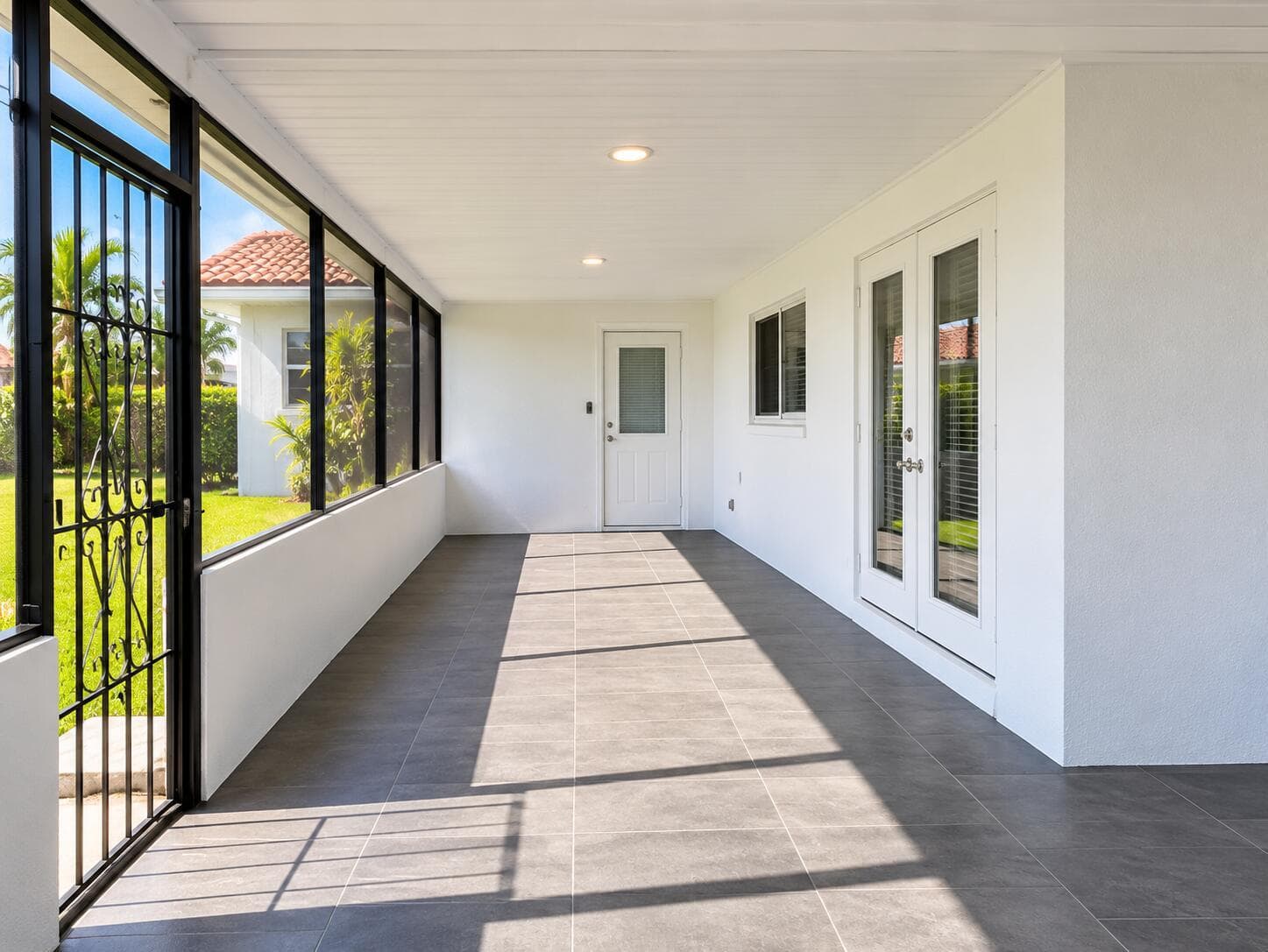 Bright Modern Screened-In Lanai