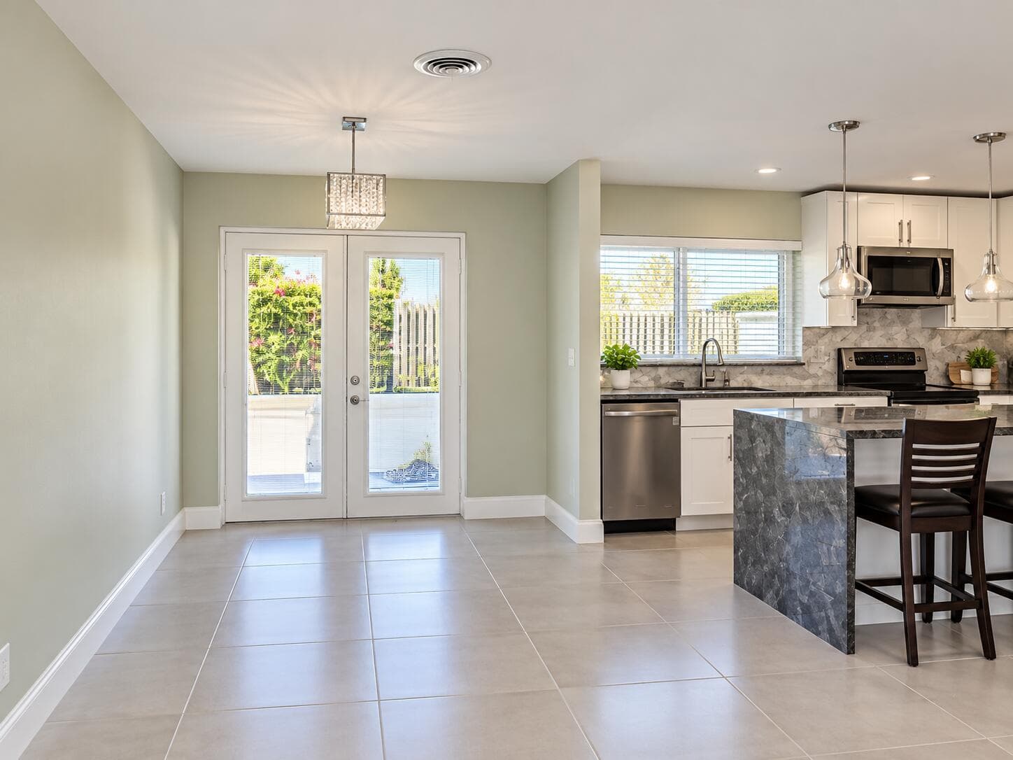 Bright Modern Kitchen and Dining Nook