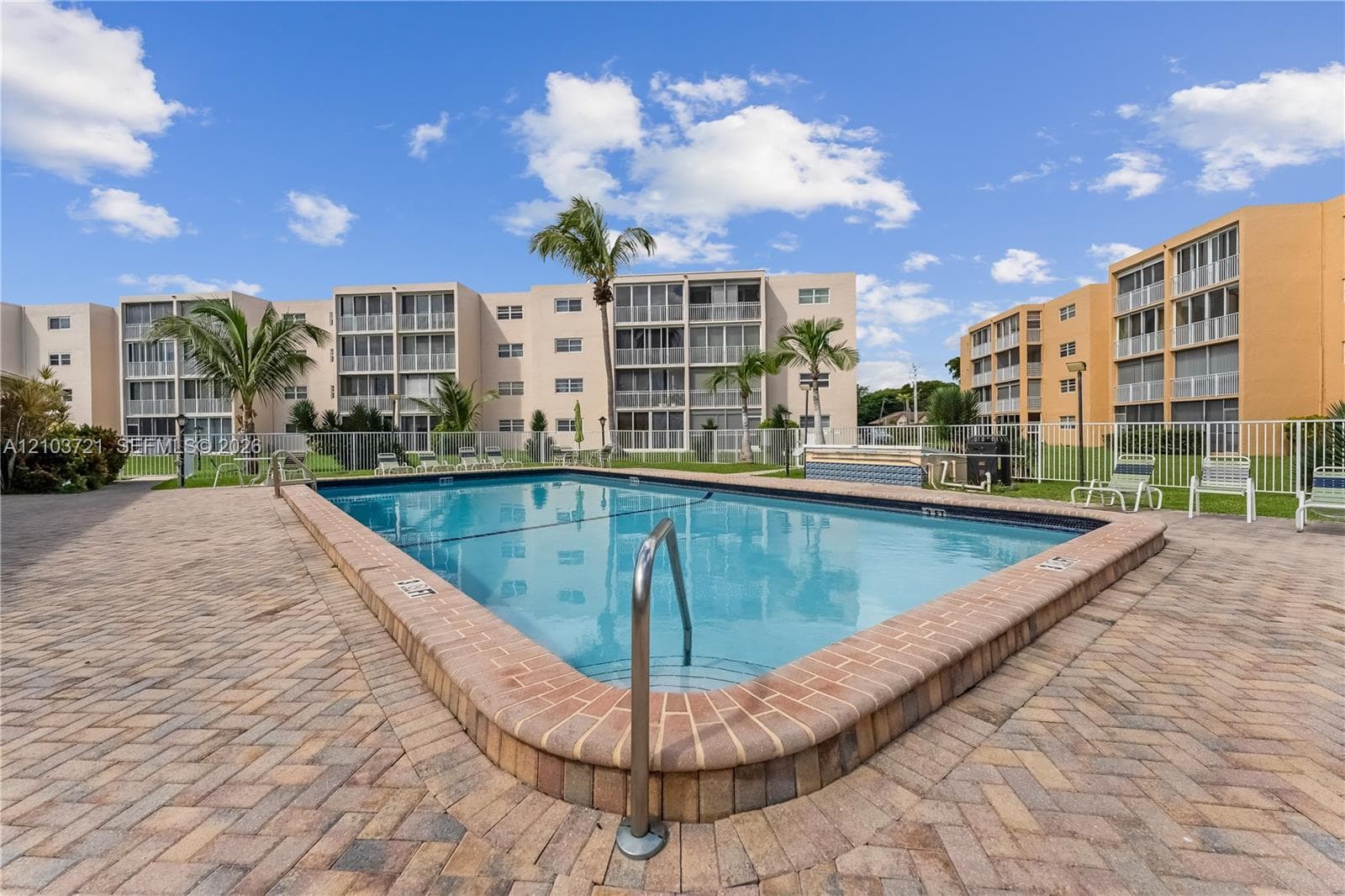 MEADOWBROOK LAKES CONDO · #303 in Dania Beach - Photo 27