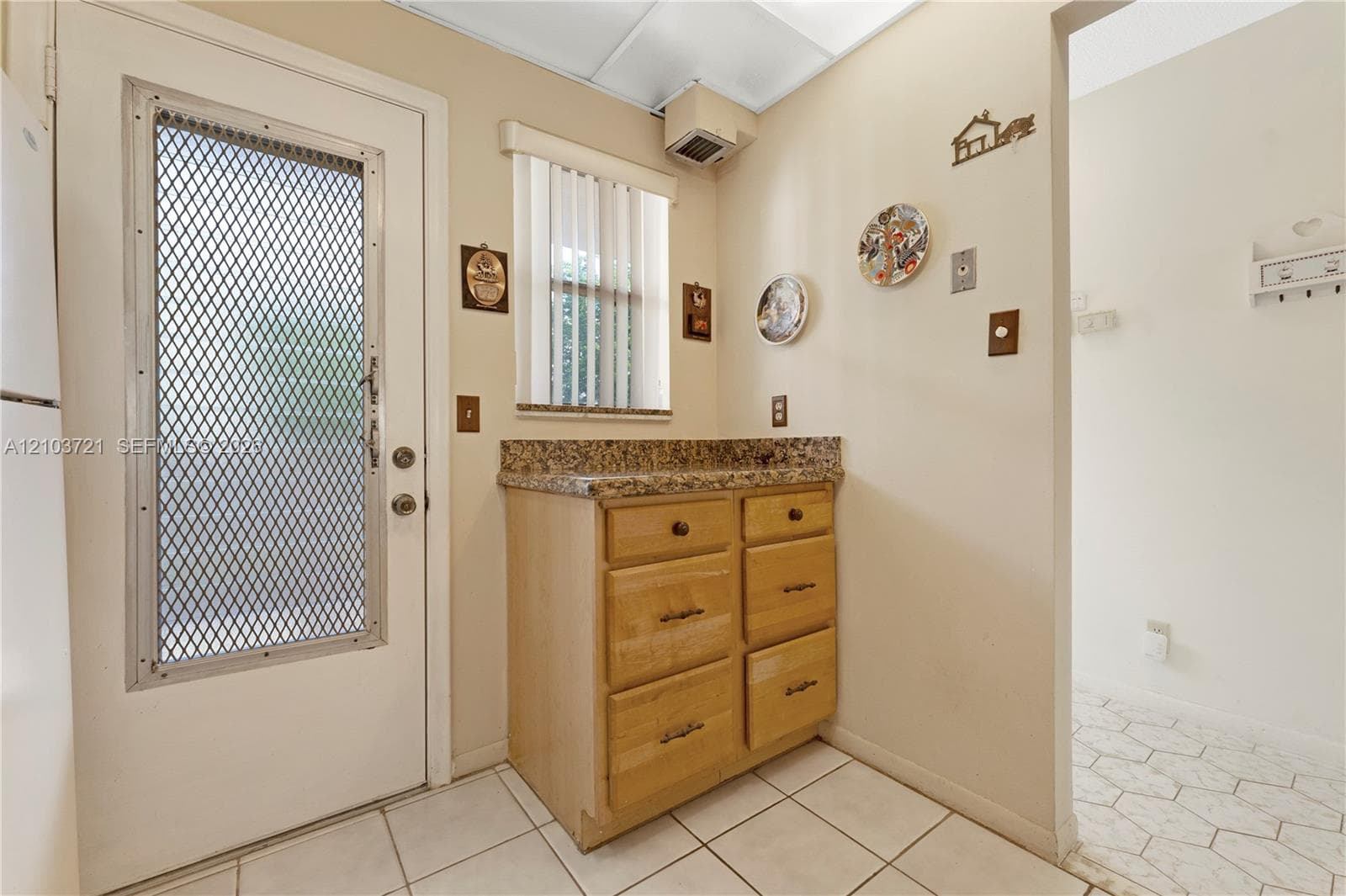 MEADOWBROOK LAKES CONDO · #303 in Dania Beach - Photo 6