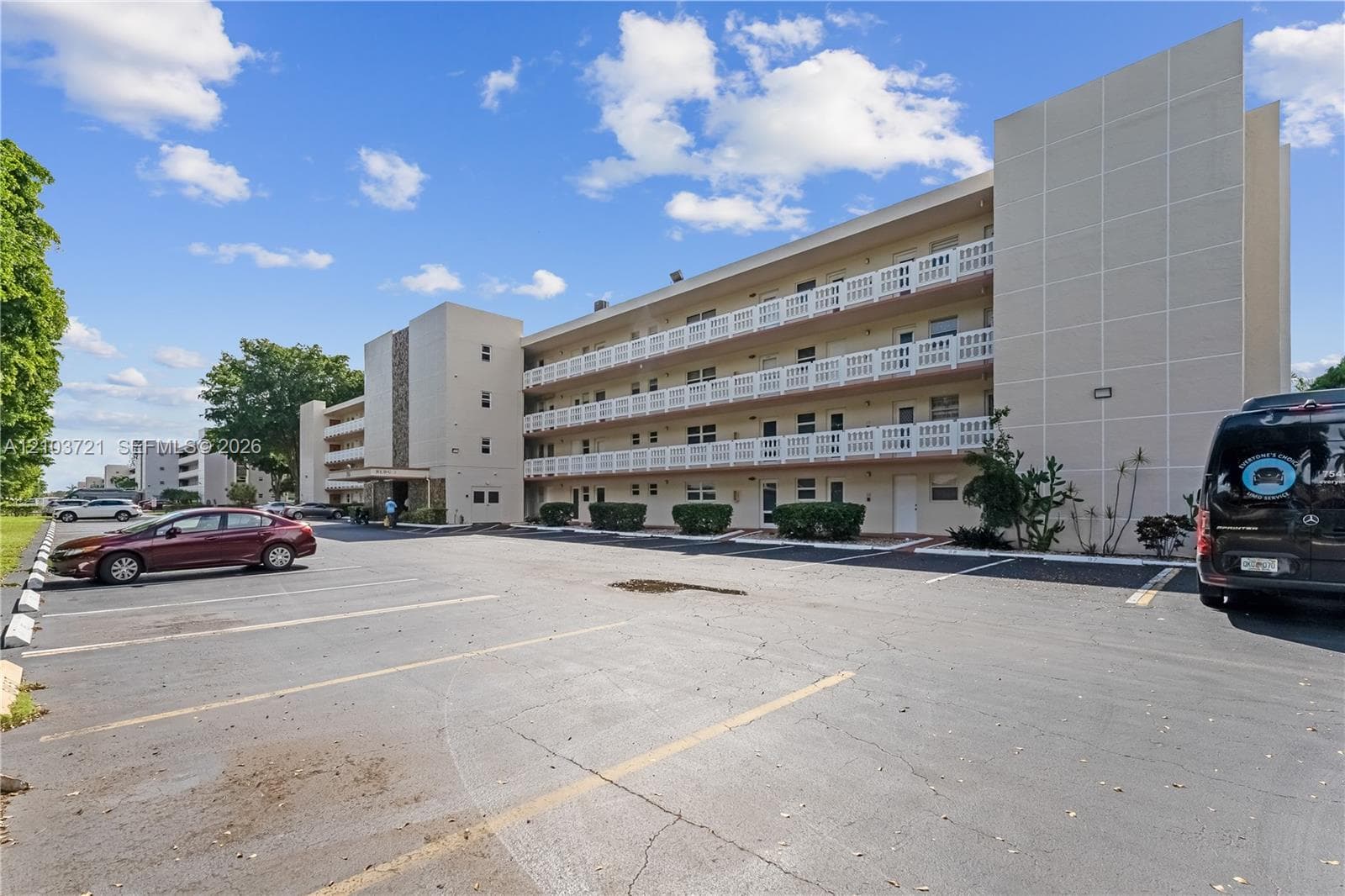 MEADOWBROOK LAKES CONDO · #303 in Dania Beach - Photo 33