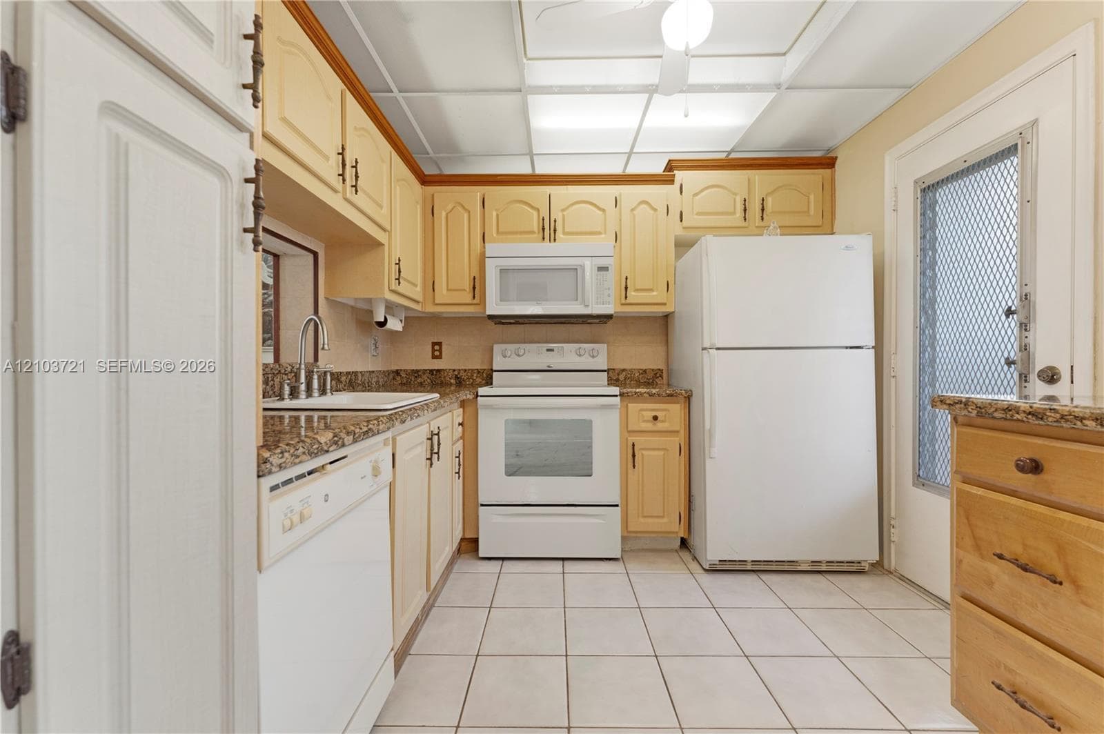 MEADOWBROOK LAKES CONDO · #303 in Dania Beach - Photo 4