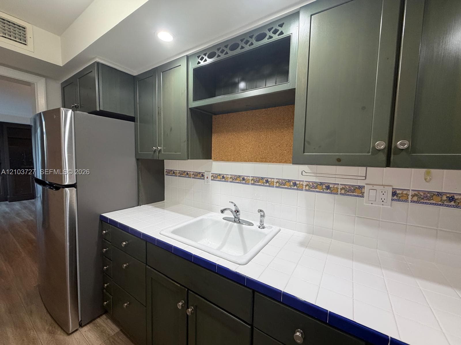 EASTERN PARKVIEW CONDO · #405 in North Miami Beach - Photo 4