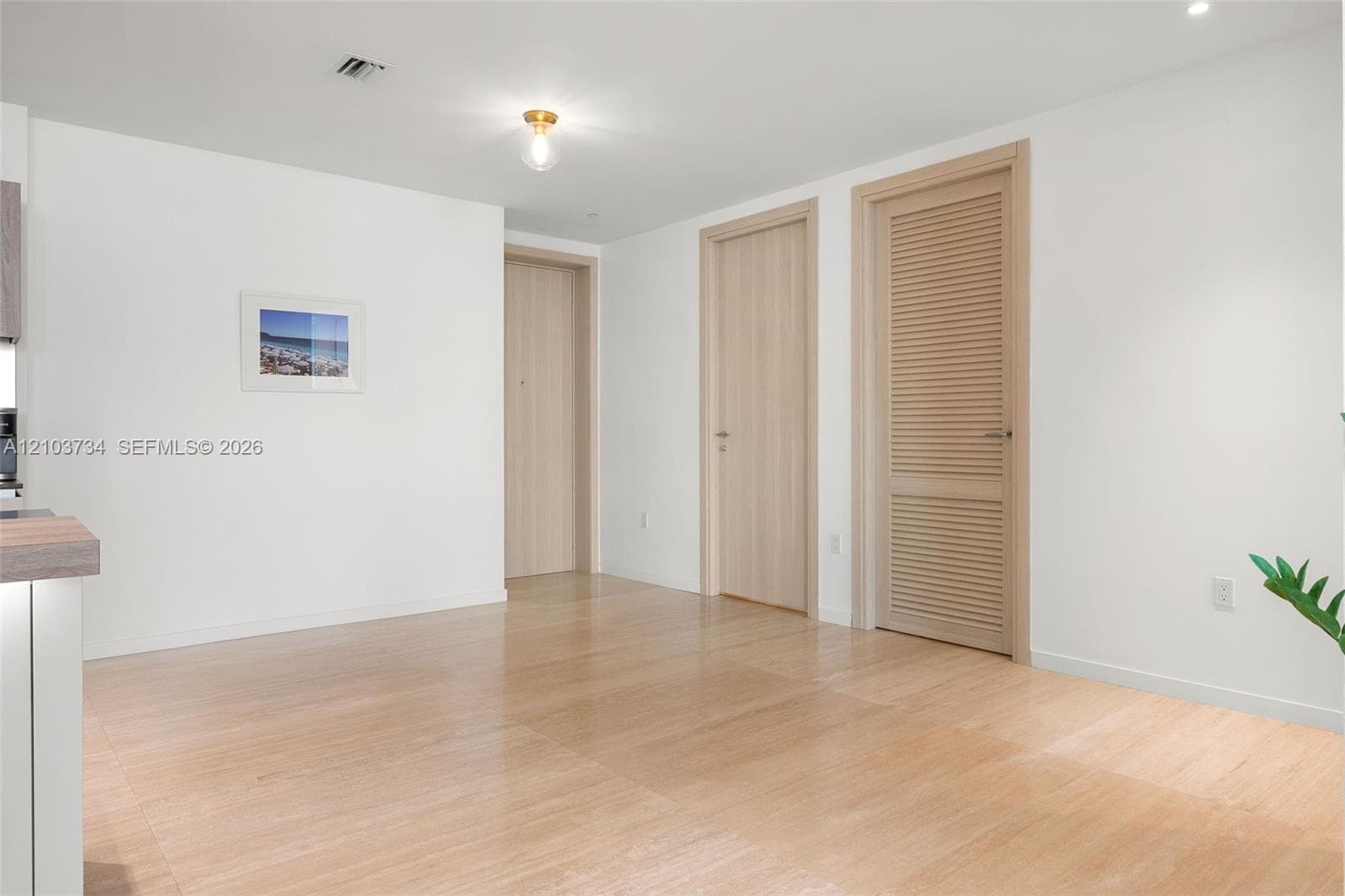 Den area - connects to full 3rd bath
