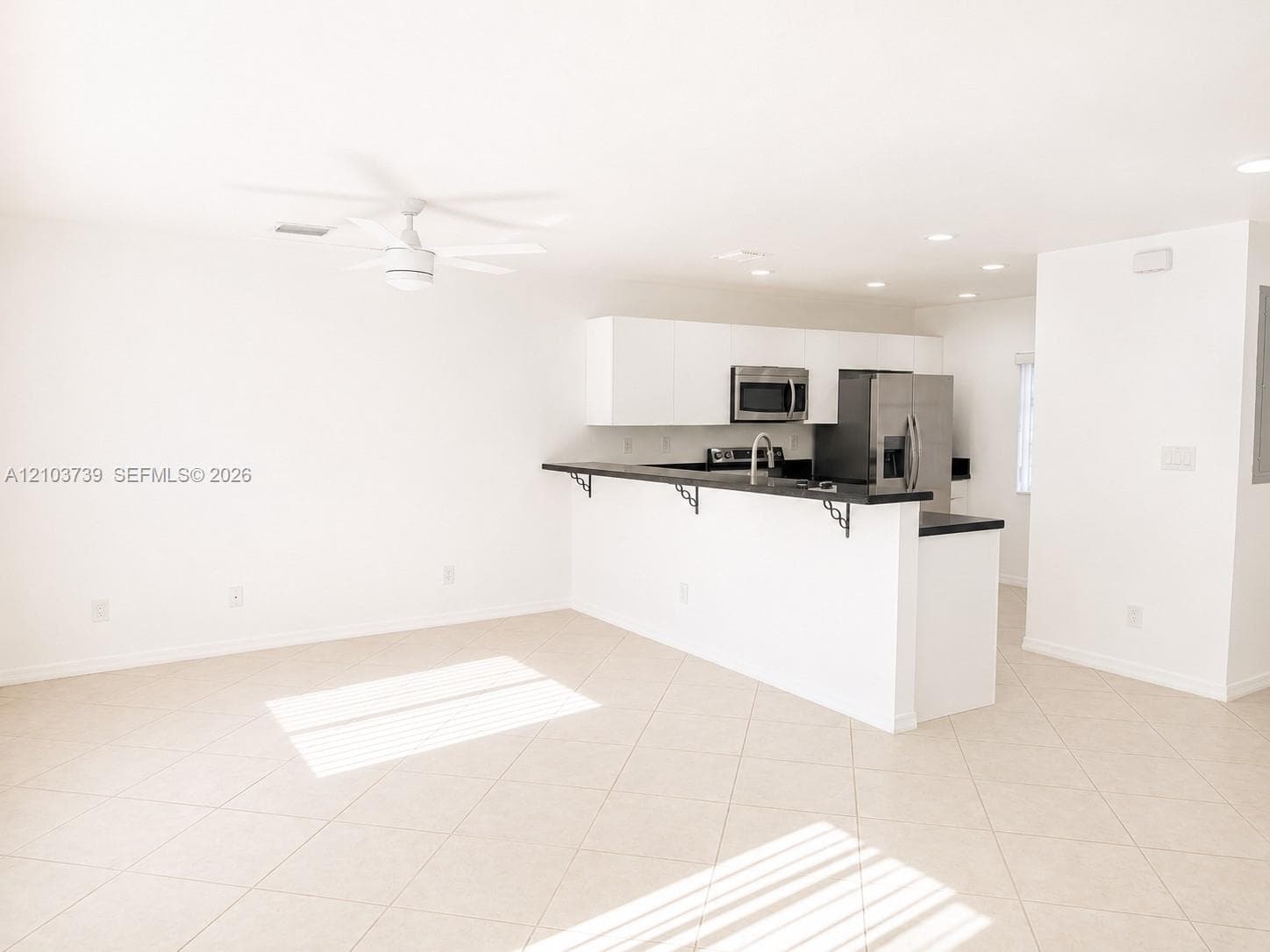 324 NE 3rd St #C photo 7