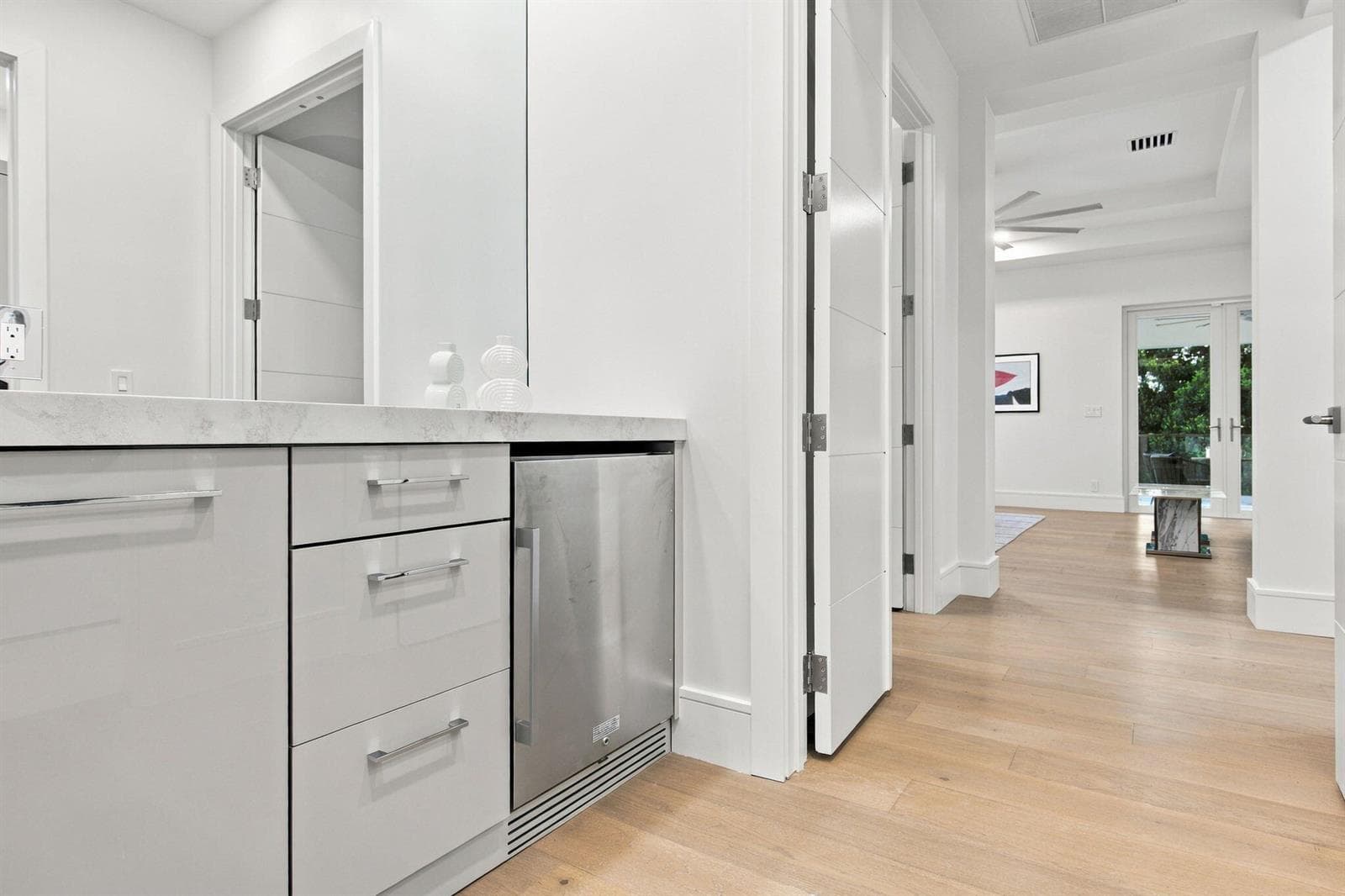 Primary Suite Breakfast Bar