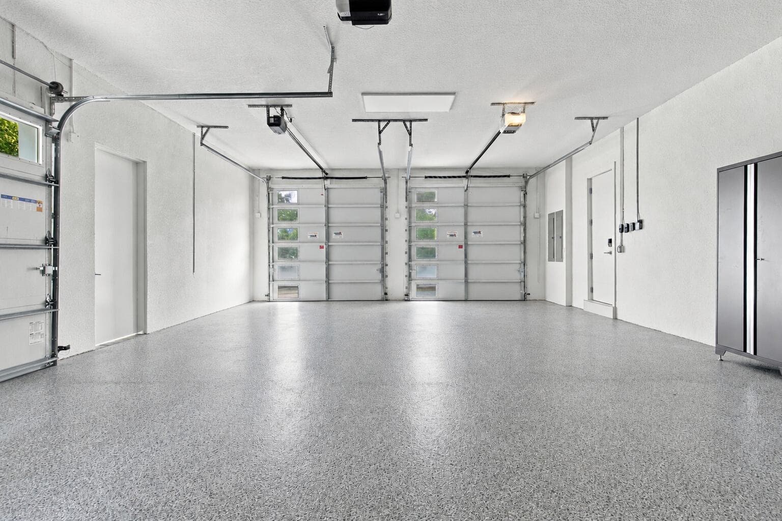 Spacious Garage