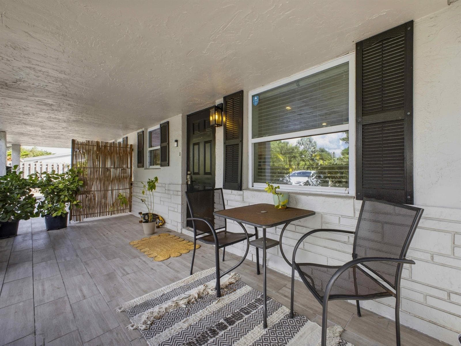 B Entry Porch
