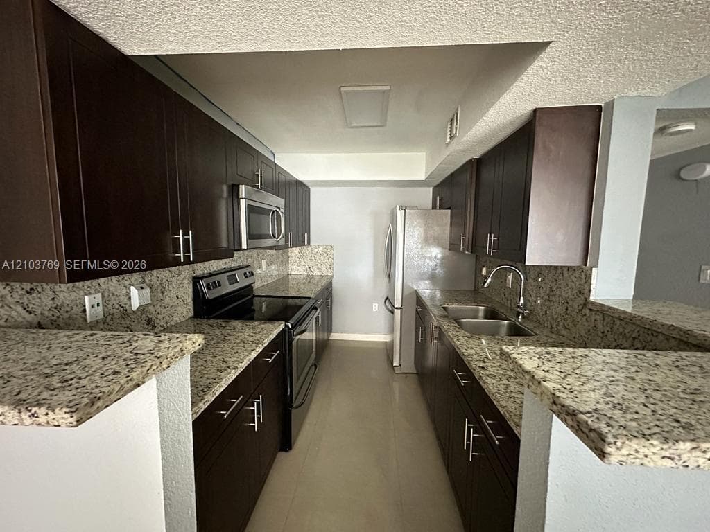BISCAYNE BEACH CLUB CONDO · #4112 in Miami - Photo 2