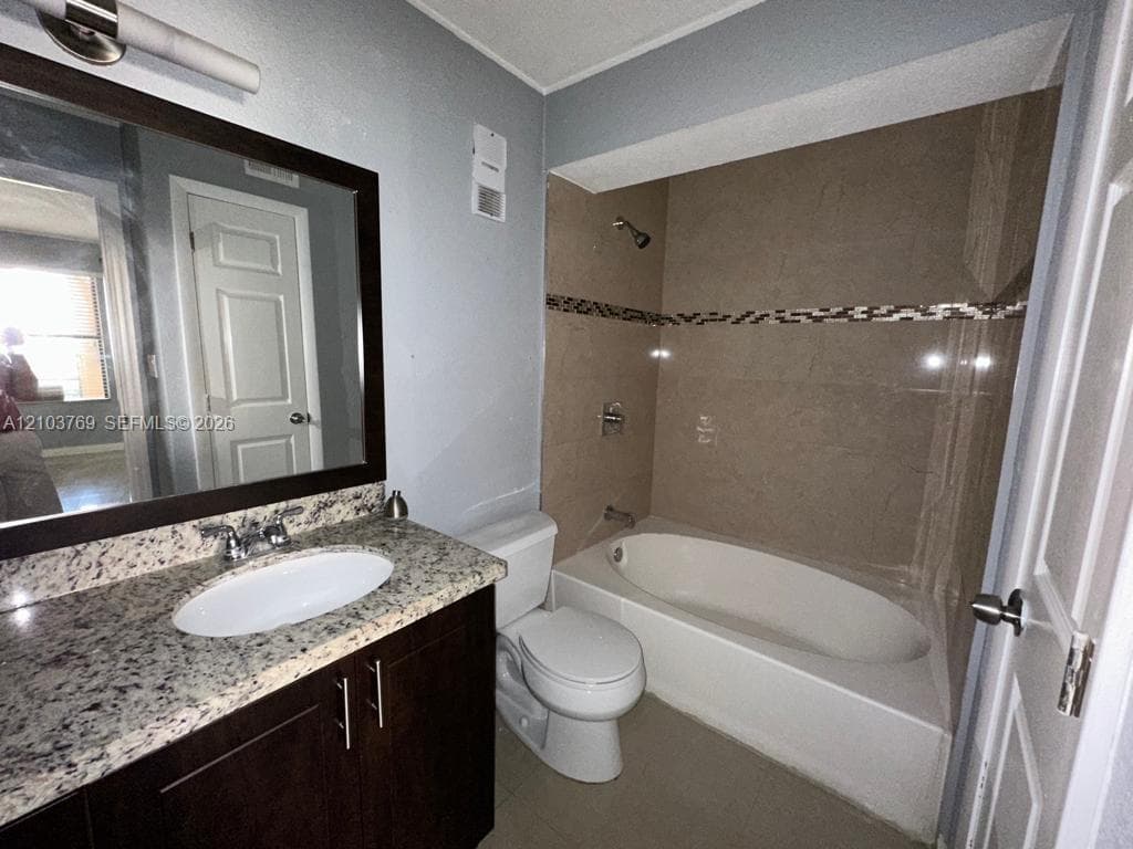 BISCAYNE BEACH CLUB CONDO · #4112 in Miami - Photo 9