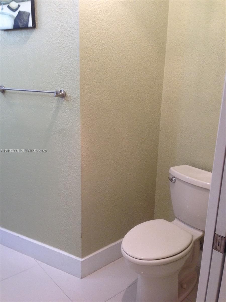 LA HACIENDA COUNTRY CLUB · #N in Hialeah - Photo 9