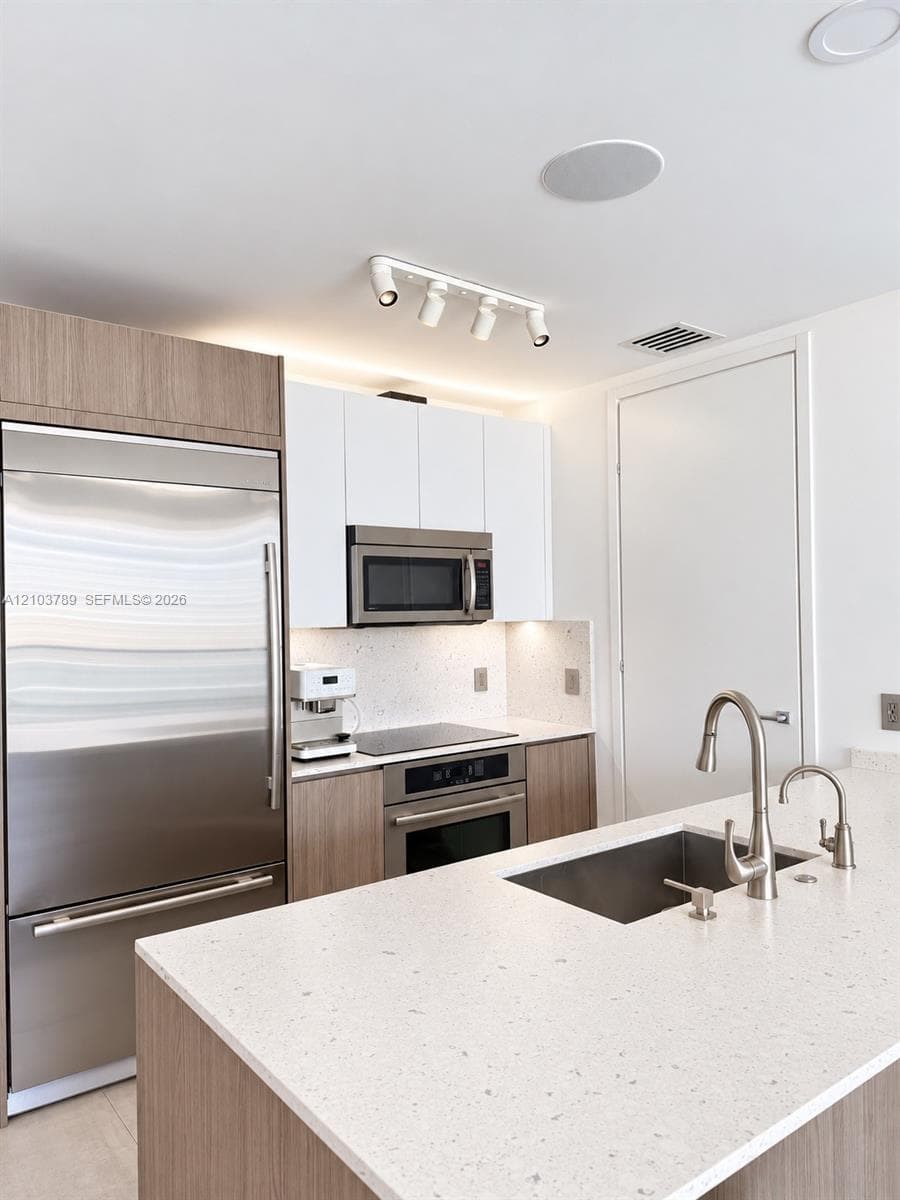 Brickell House · #3805 in Miami - Photo 17