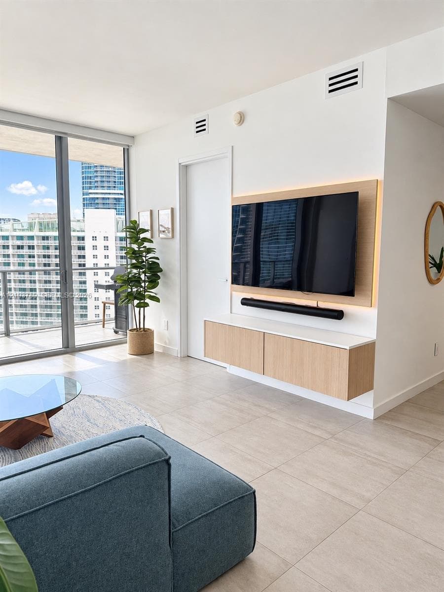 Brickell House · #3805 in Miami - Photo 3