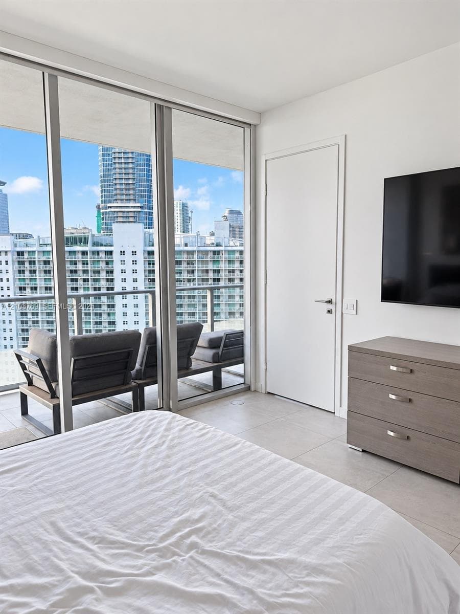 Brickell House · #3805 in Miami - Photo 24