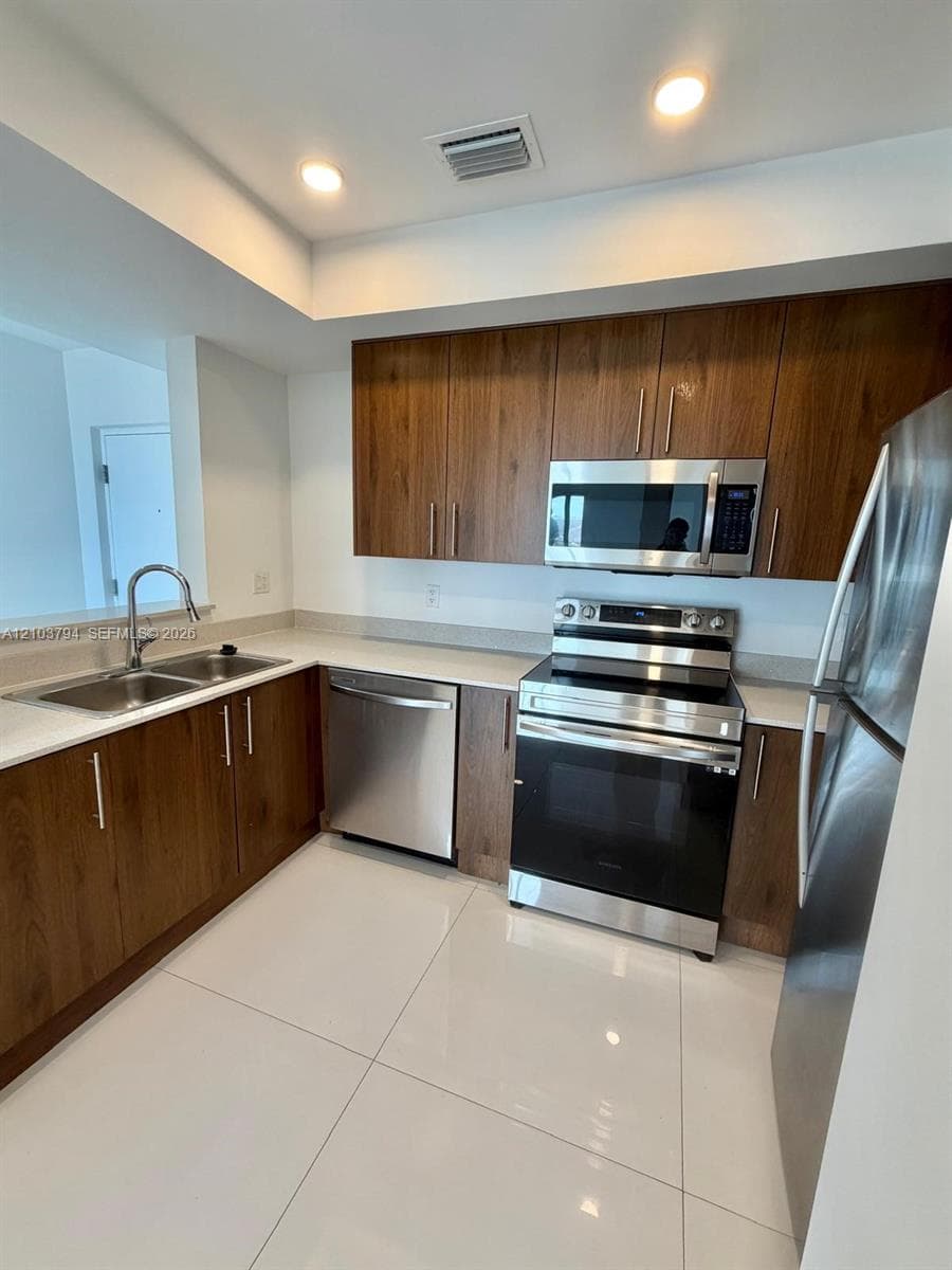 ISLANDS AT DORAL 1ST ADDI · #402 in Doral - Photo 2