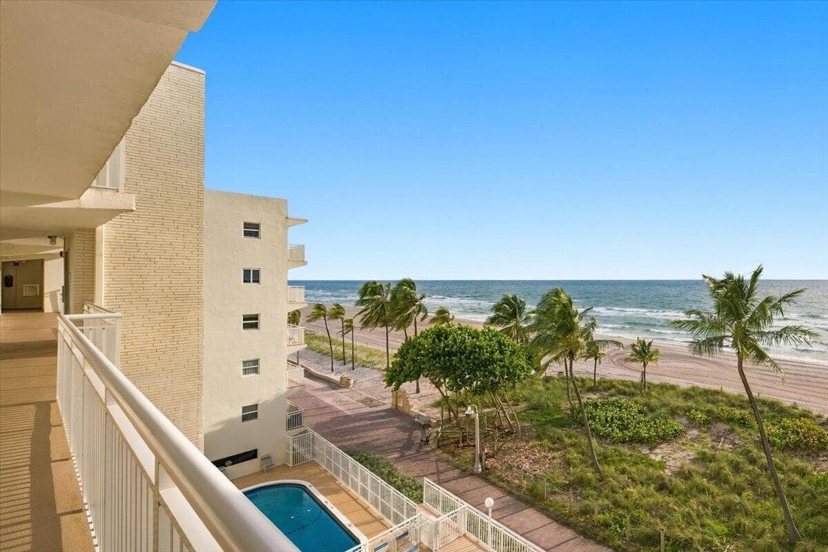 04-901 S Surf Rd, Hollywood, FL, 33019 -