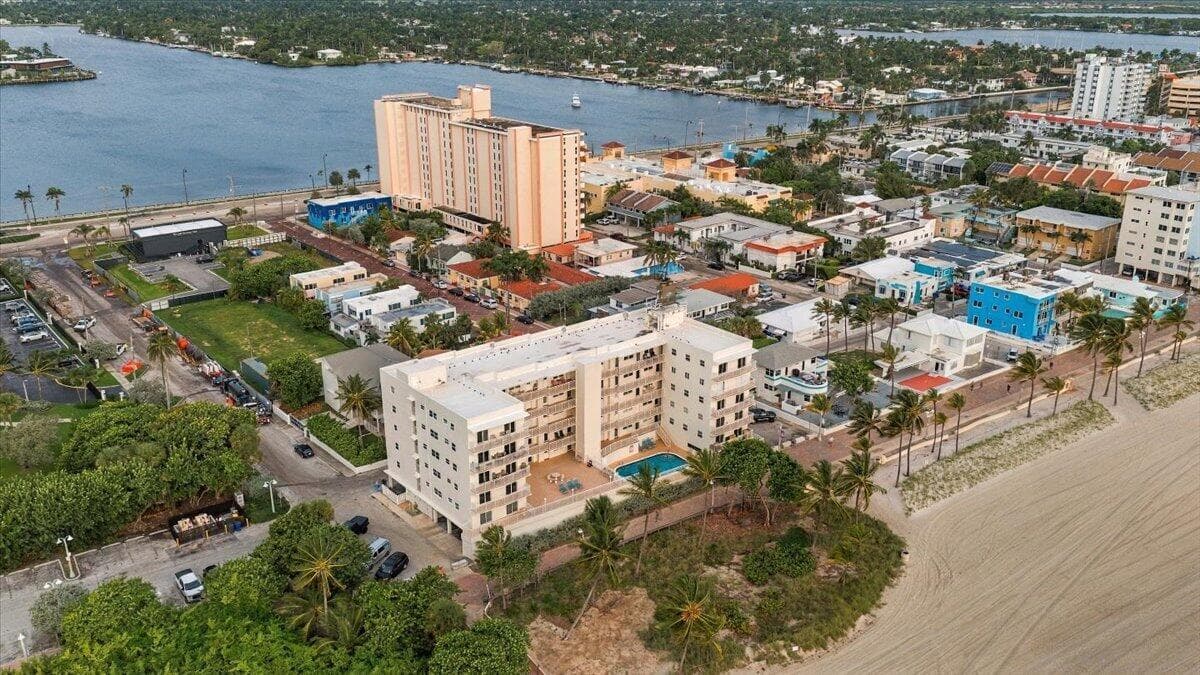 10-901 S Surf Rd, Hollywood, FL, 33019 -