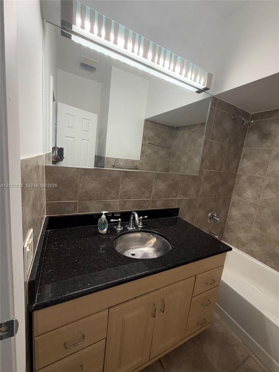 2408 NE 135th St #2408 photo 23