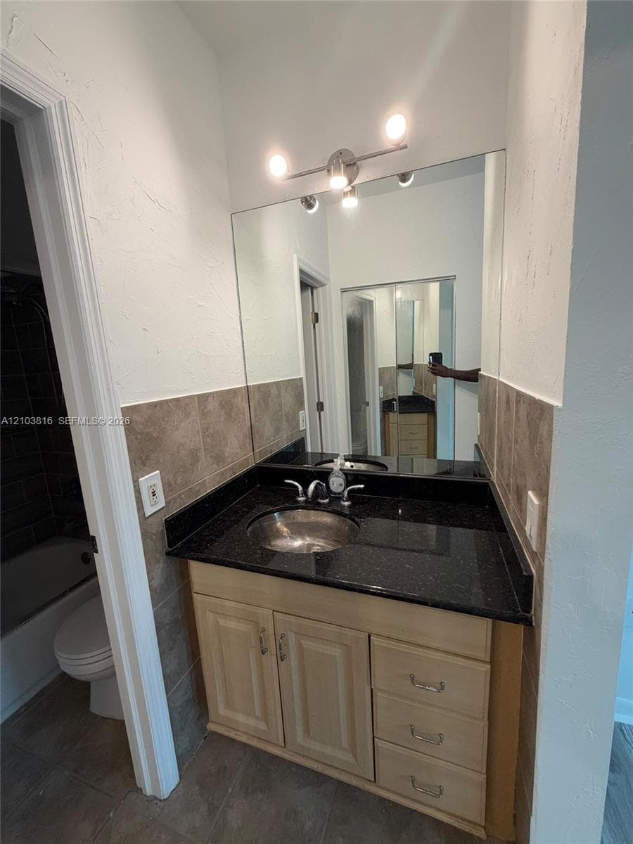 2408 NE 135th St #2408 photo 17