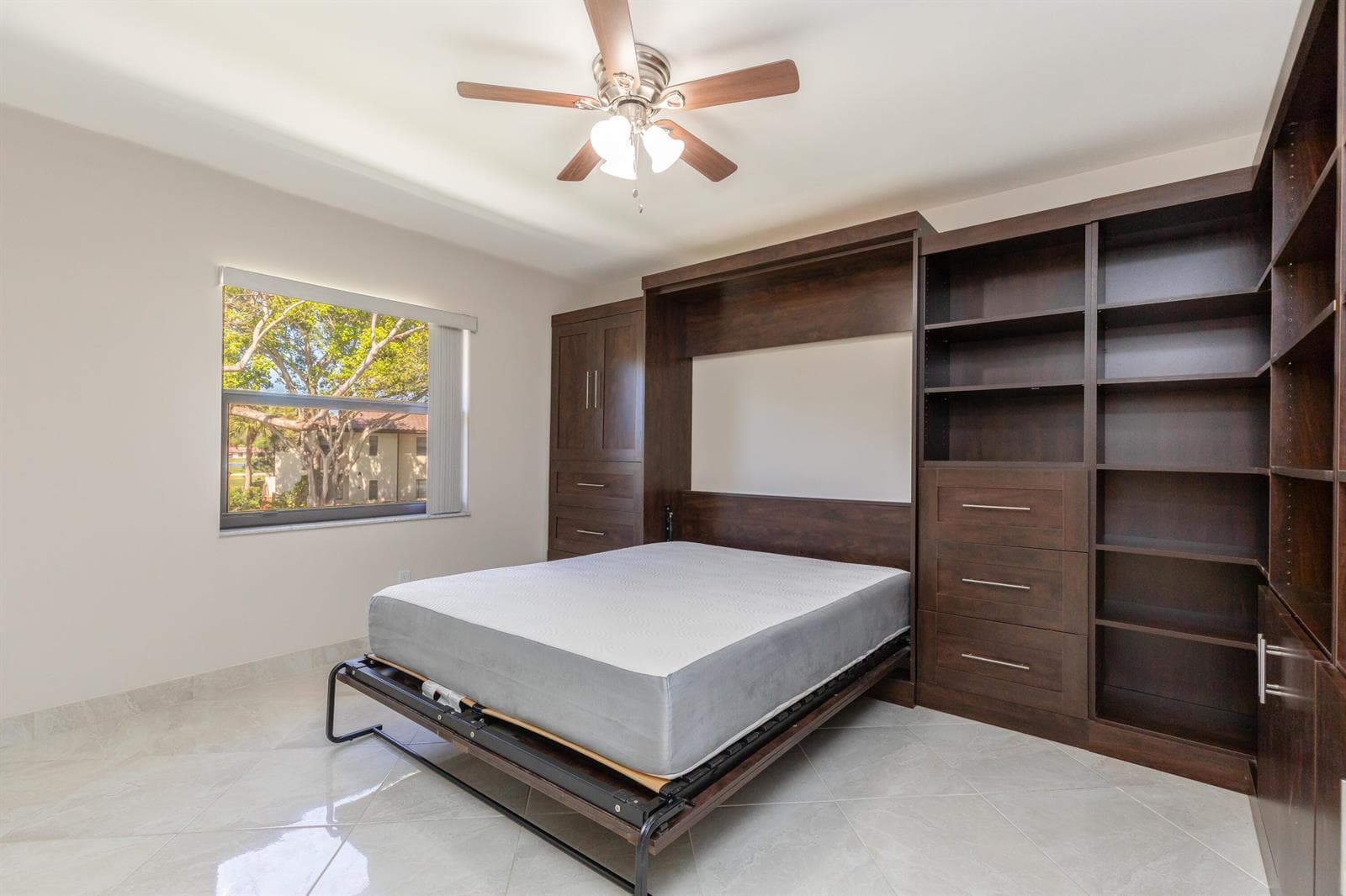 Guest wall unit
