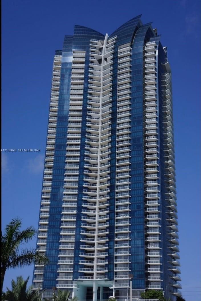 Jade Ocean · #1608 in Sunny Isles Beach - Photo 2