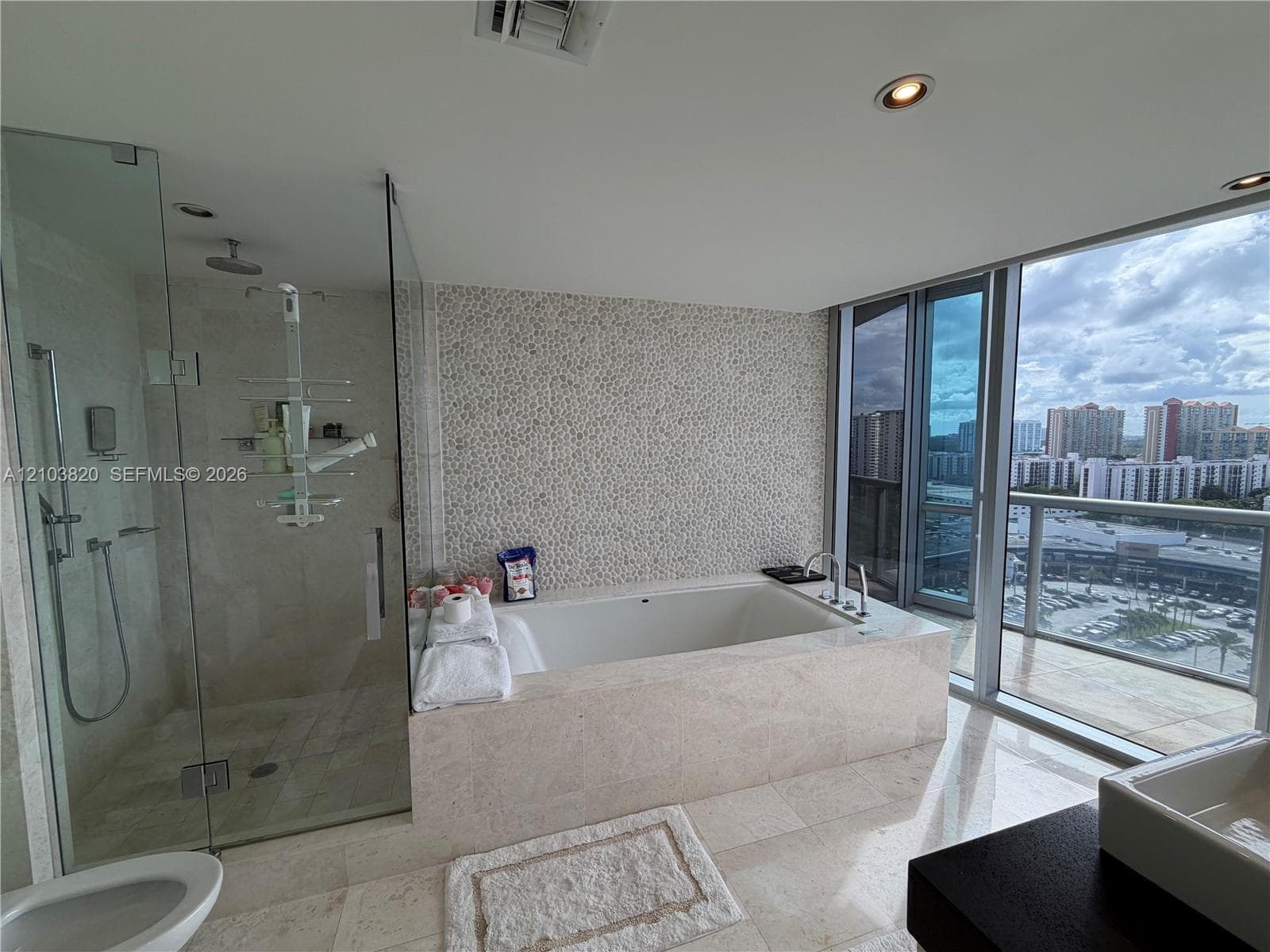 Jade Ocean · #1608 in Sunny Isles Beach - Photo 52