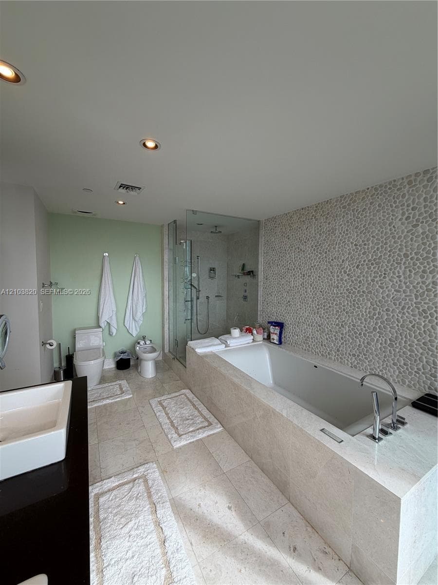 Jade Ocean · #1608 in Sunny Isles Beach - Photo 55