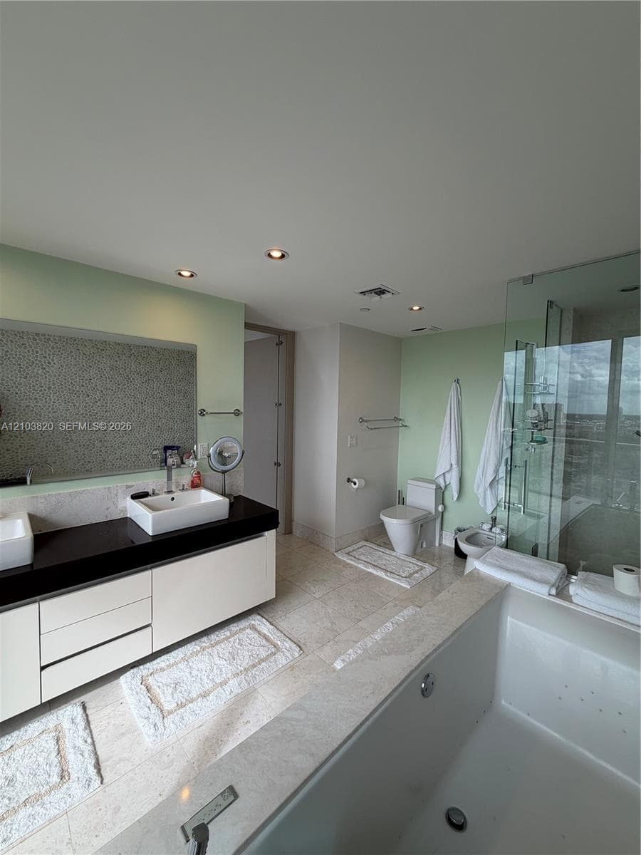 Jade Ocean · #1608 in Sunny Isles Beach - Photo 54