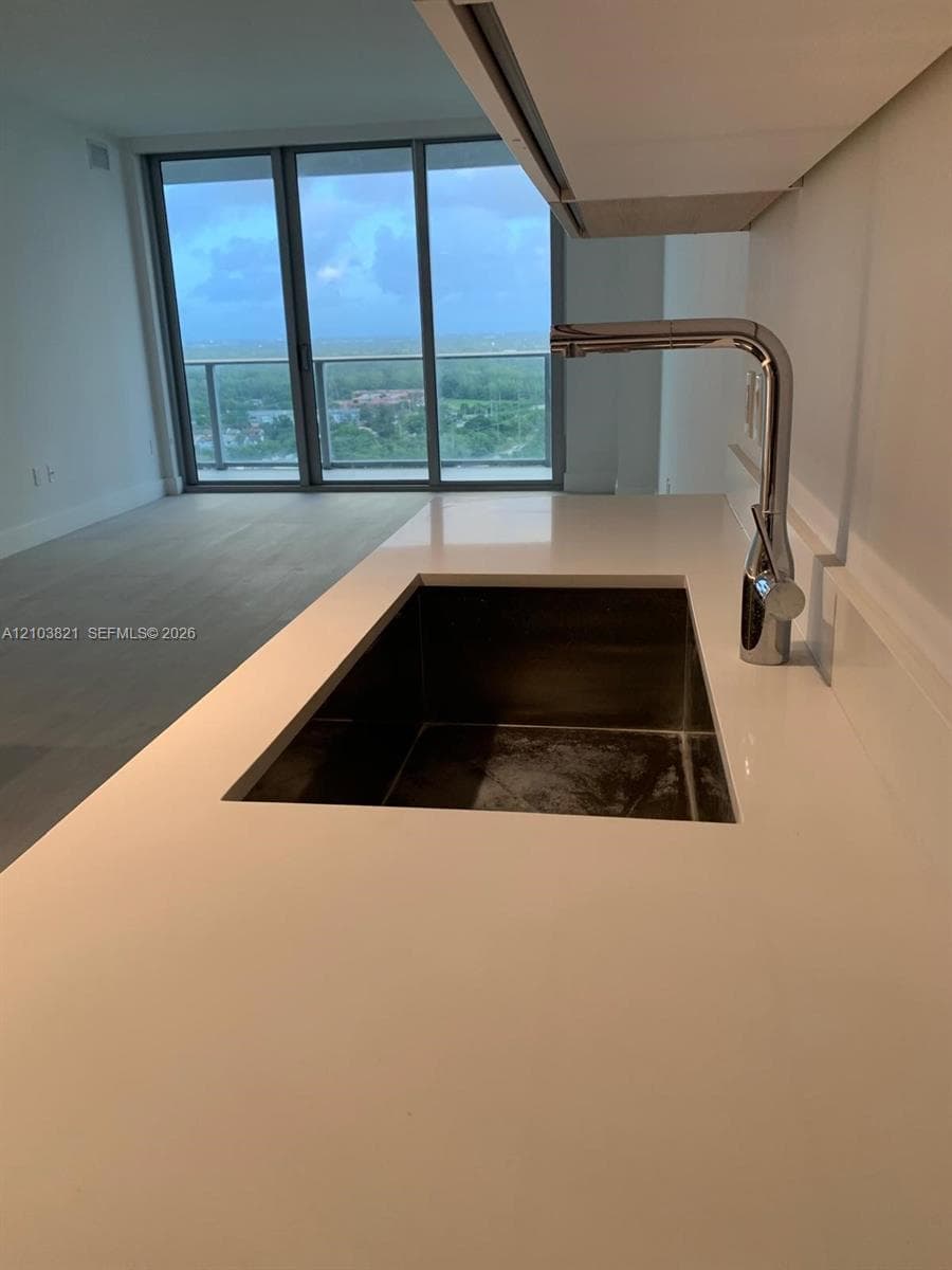 THE HARBOUR NORTH CONDO · #2302 in North Miami Beach - Photo 4