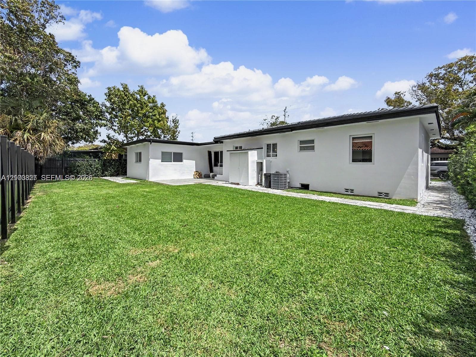 1530 SW 24th Ave photo 26