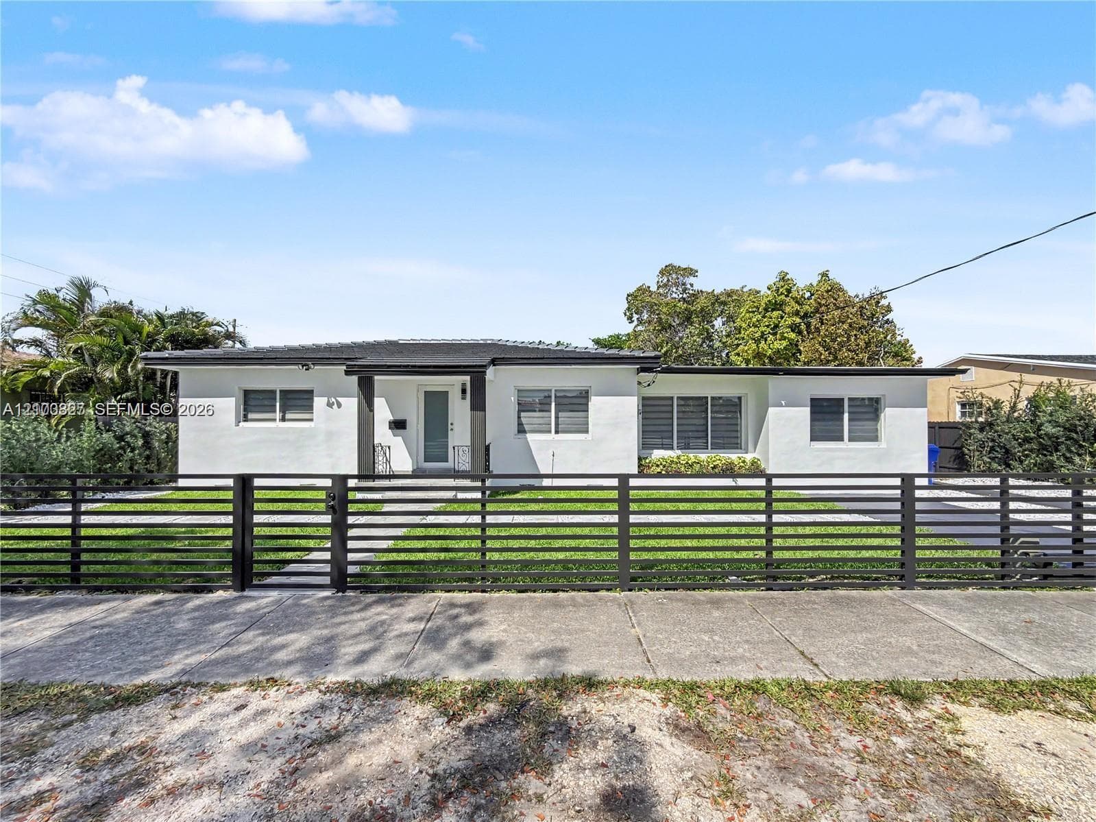 1530 SW 24th Ave photo 1
