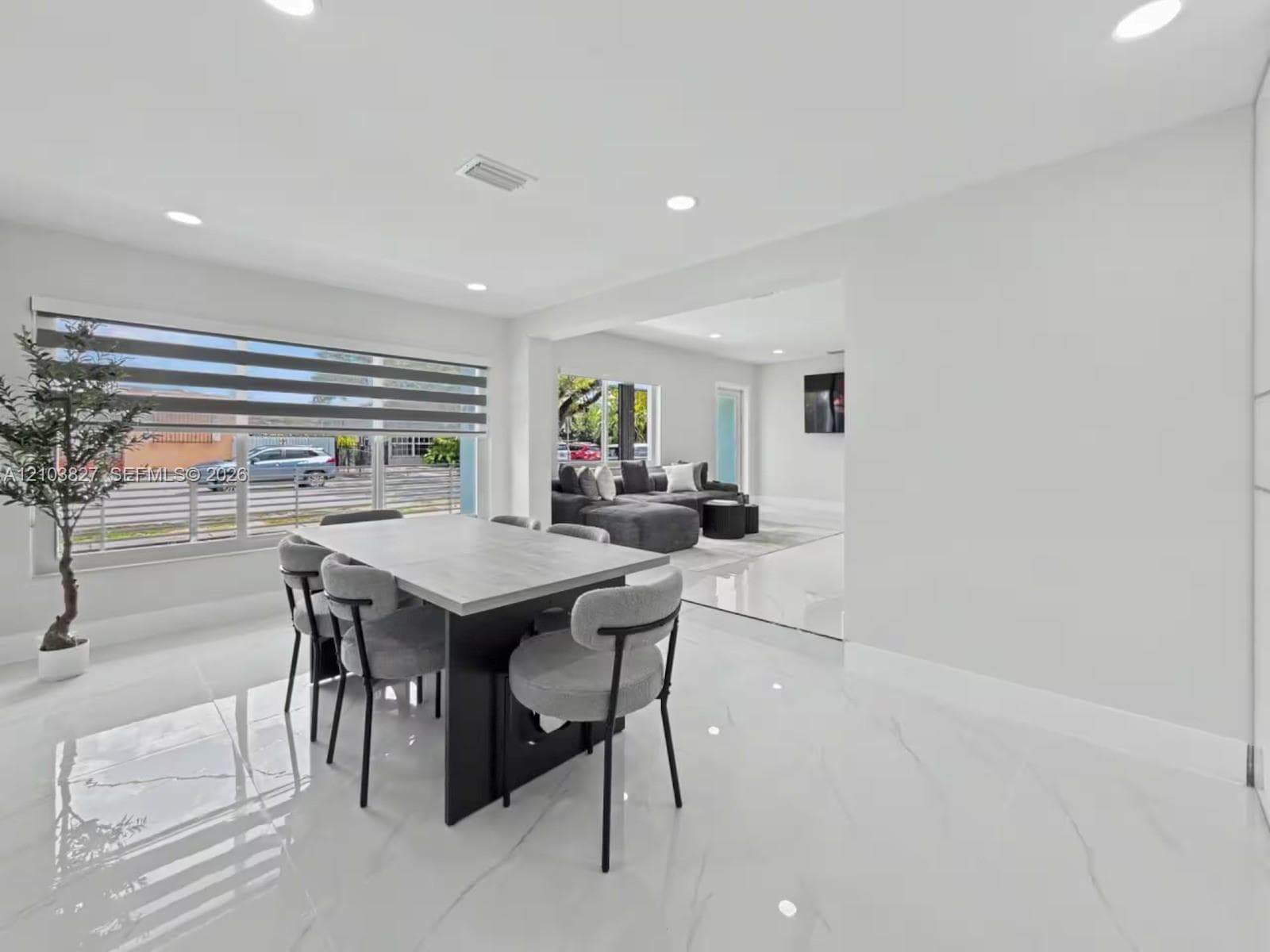 1530 SW 24th Ave photo 9