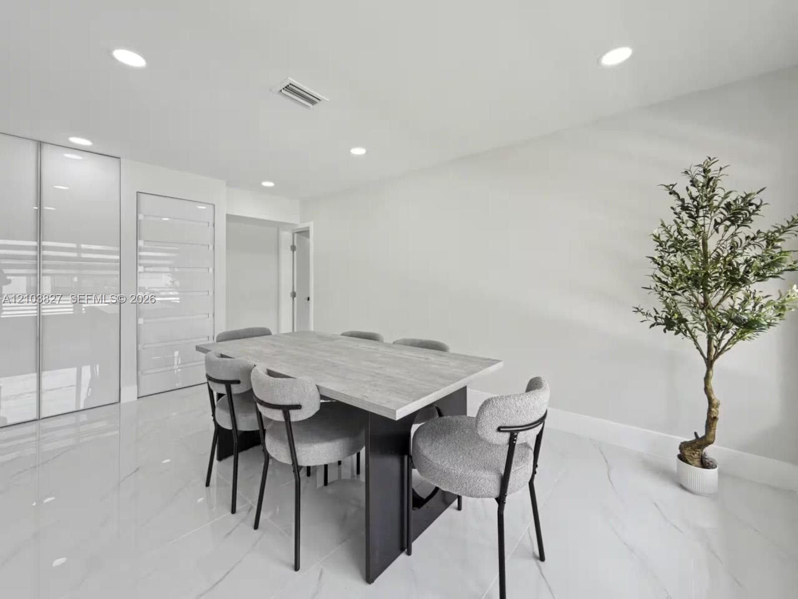 1530 SW 24th Ave photo 10