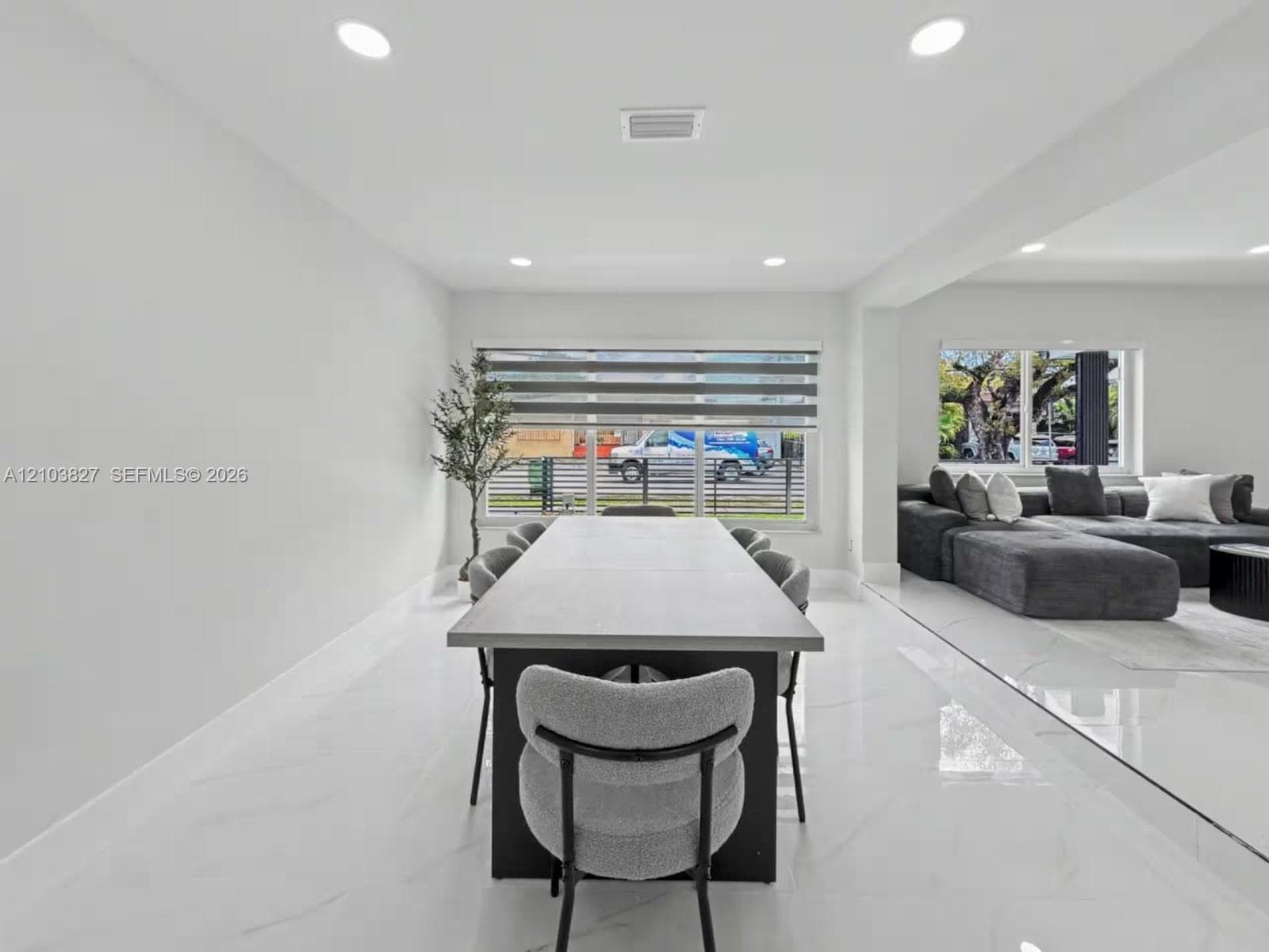 1530 SW 24th Ave photo 8