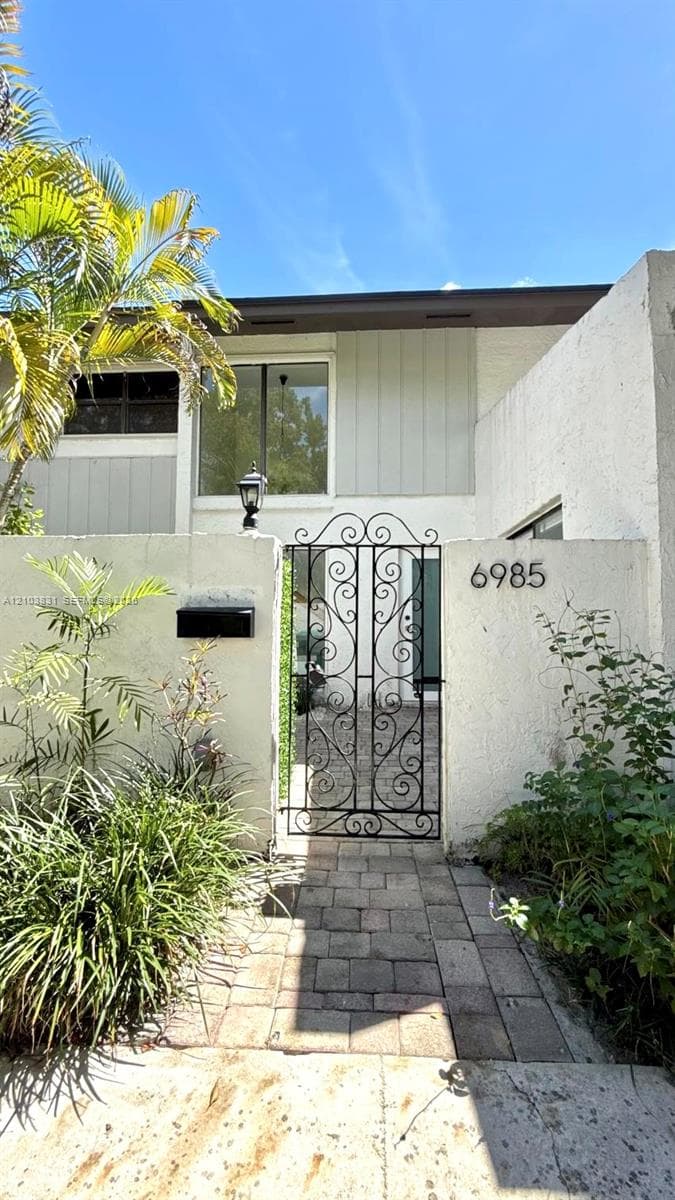 6985 SW 110th Pl photo 2