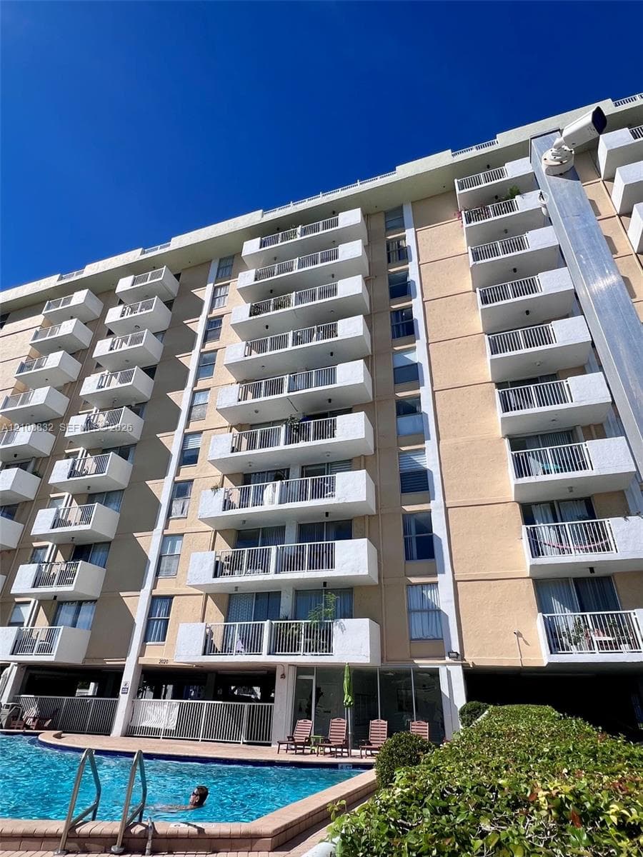 KEYSTONE TOWERS CONDO · #810 in North Miami - Photo 11