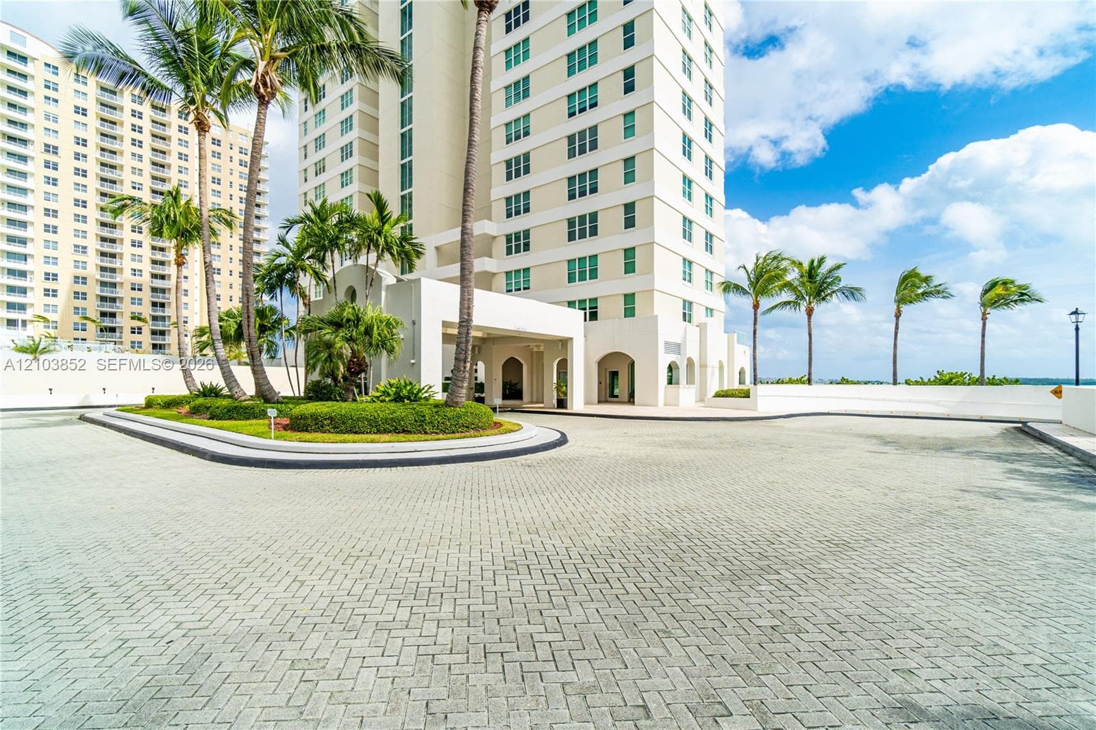 St Louis · #1804 in Miami - Photo 24