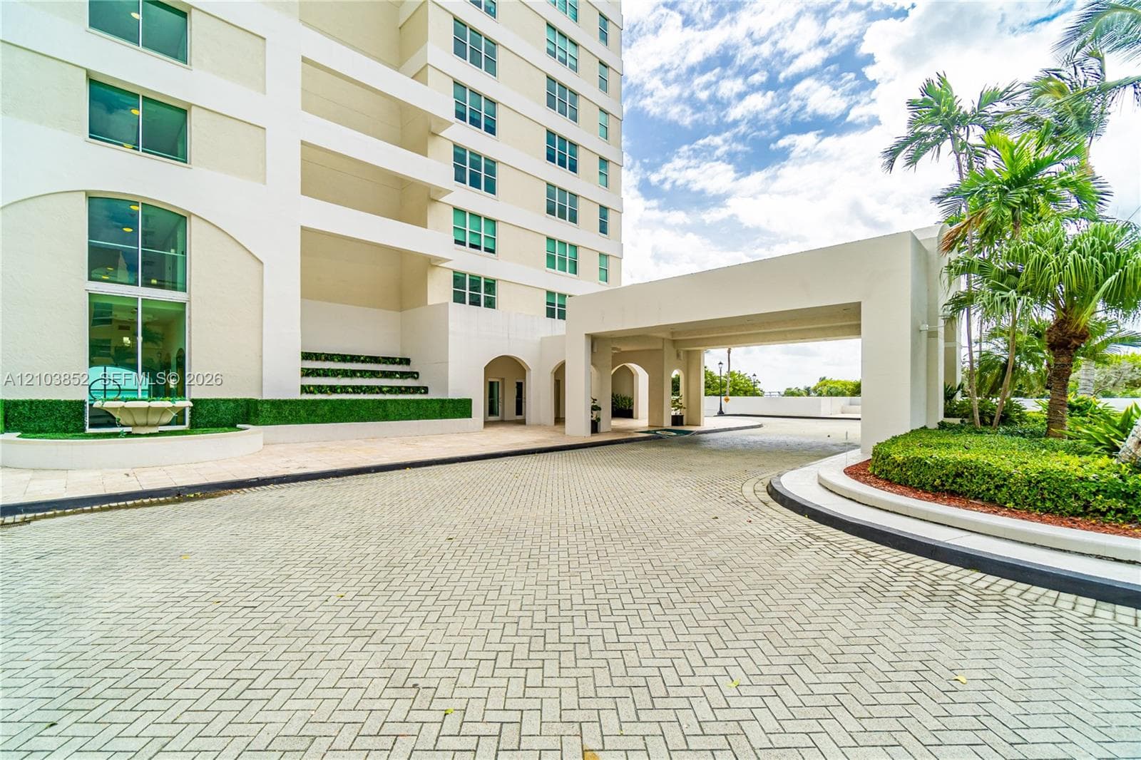 St Louis · #1804 in Miami - Photo 30