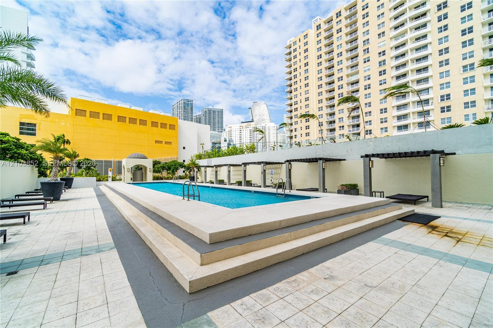 St Louis · #1804 in Miami - Photo 25