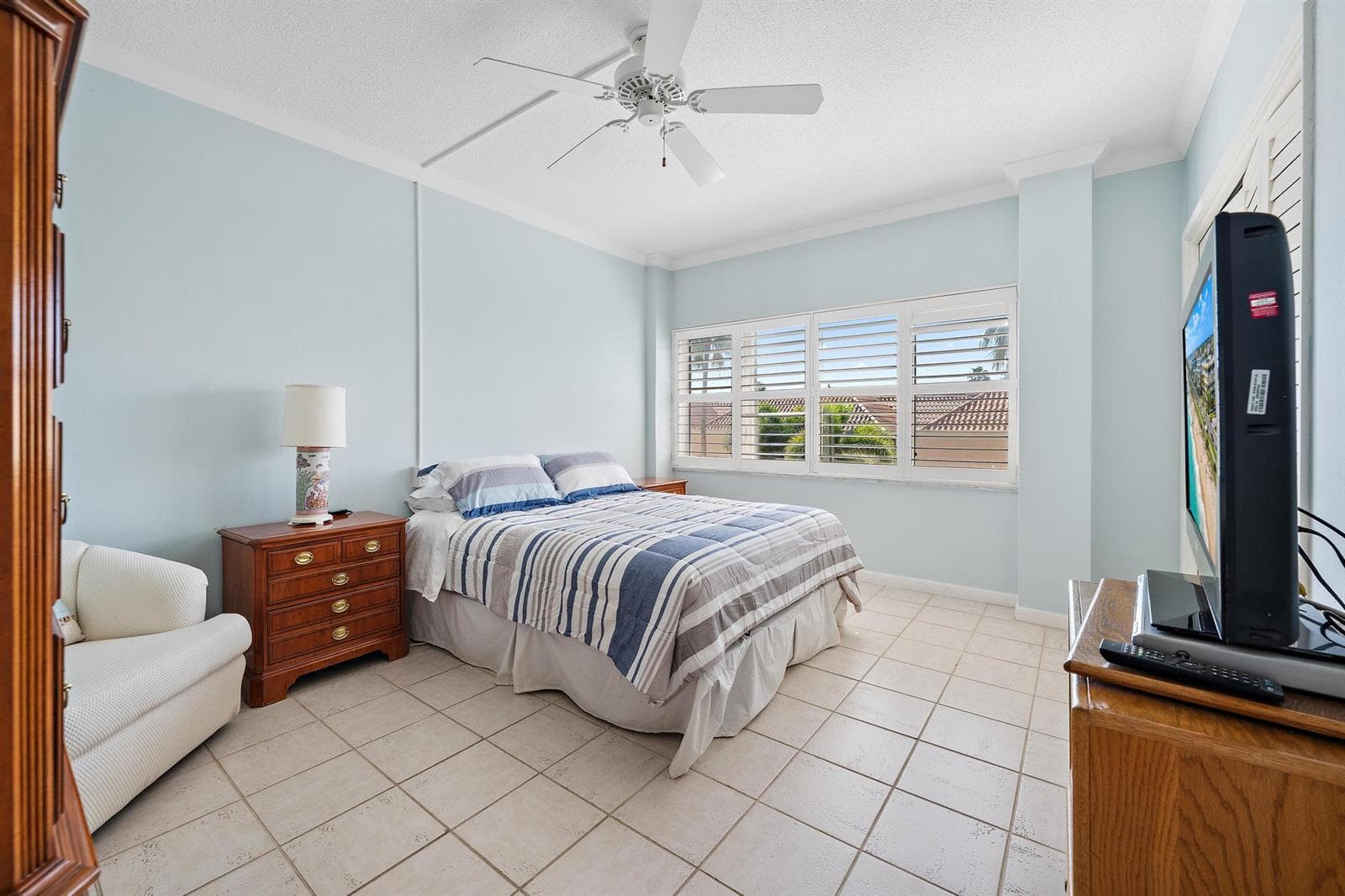 Guest bed