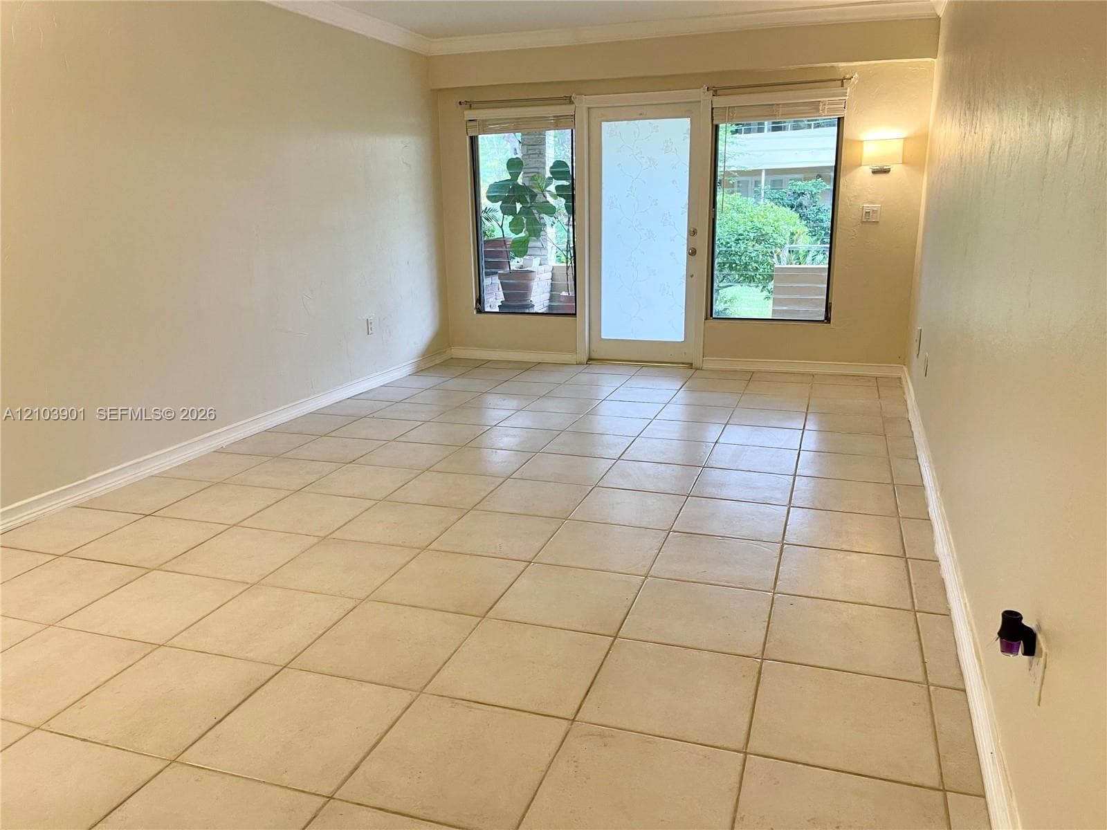 White Hall · #12-B in Bal Harbour - Photo 2