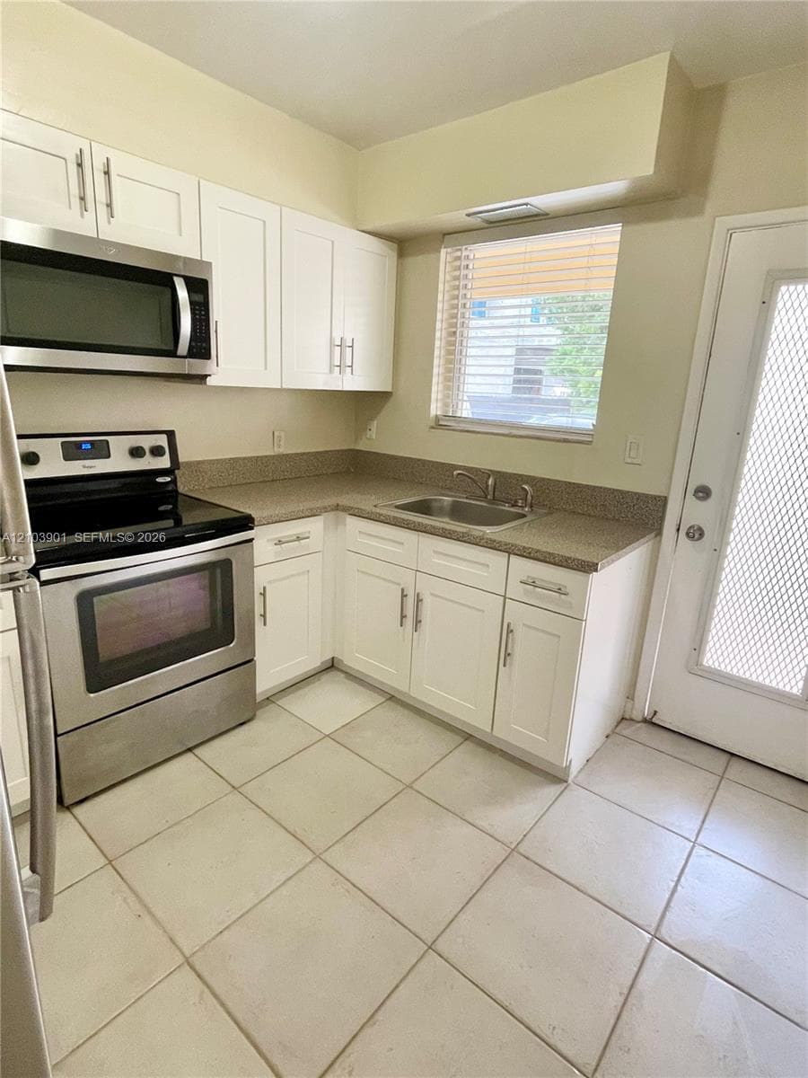 White Hall · #12-B in Bal Harbour - Photo 13
