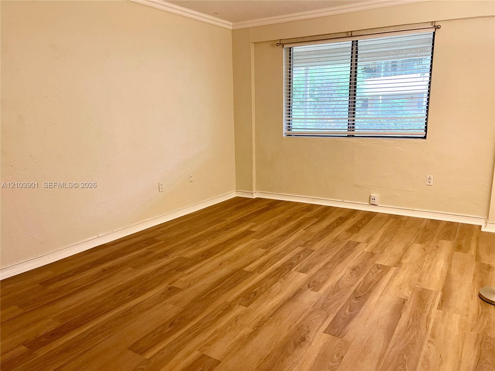 White Hall · #12-B in Bal Harbour - Photo 4