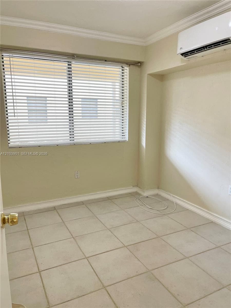 2nd bedroom/dining room or den