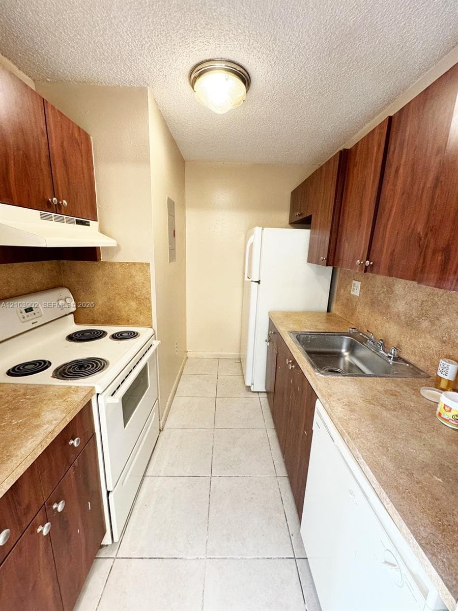 MAGNOLIA LANE CONDO · #13-106 in Miami - Photo 4