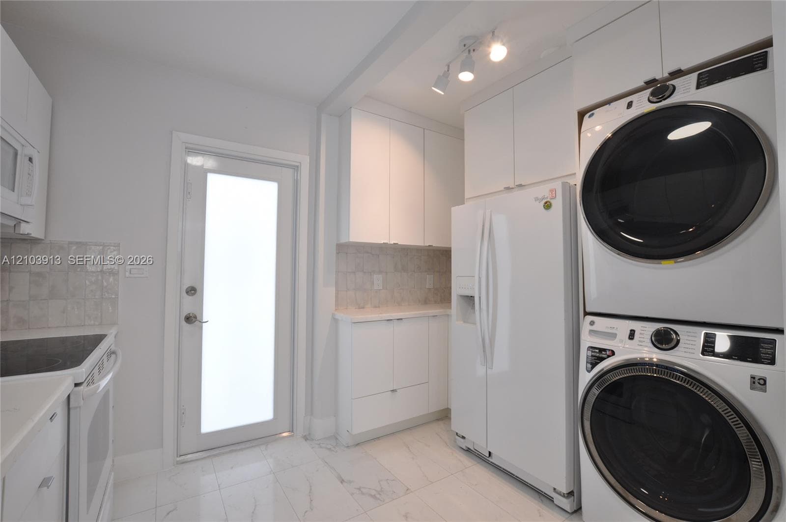 10504 SW 77th Ct #10504 photo 6