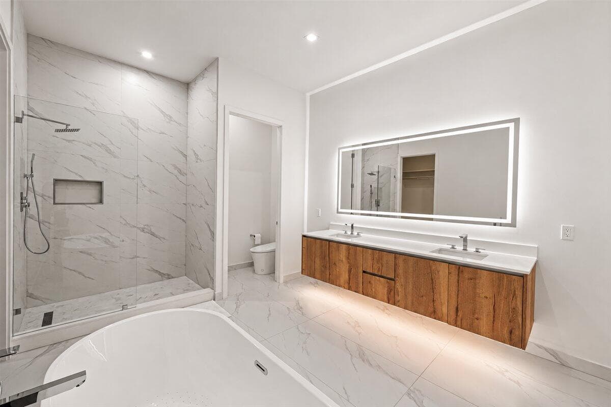 59-Minimalist Marble Spa Bathroom