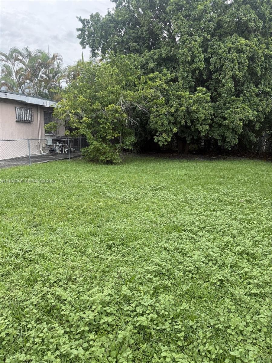 2301 SW 15th St photo 9